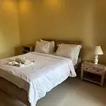 Dicky Guest House Batu Bolong