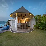 Ceningan Beachside Villas