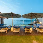 Ceningan Beachside Villas