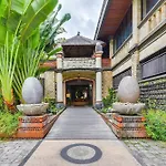 Super Oyo Townhouse Oak Maxi Hotel Legian