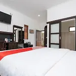 Super Oyo 2417 Panen House