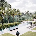 Luxury 5Br Canggu Villa With Private Pool, Rice Fields View & Beach Nearby - The Palm House