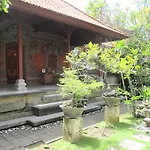 Mona Homestay