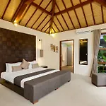 Arama Poolside Villa