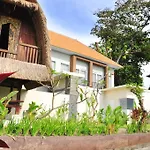 Villa Tangtu Beach Inn