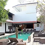 Mirah Hostel