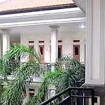 Budget Door Legian Inn