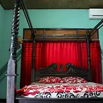 Rona Accommodation