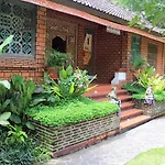 Puri Bunga Resort