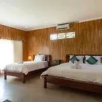Ware Ware Surf Bungalow Lembongan