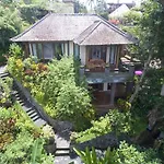 Villa Awang Awang