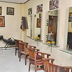 Astiti Guest House Salon And Spa