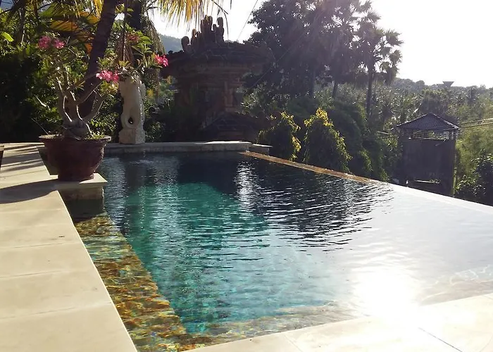 Bayu Cottages Hotel & Restaurant