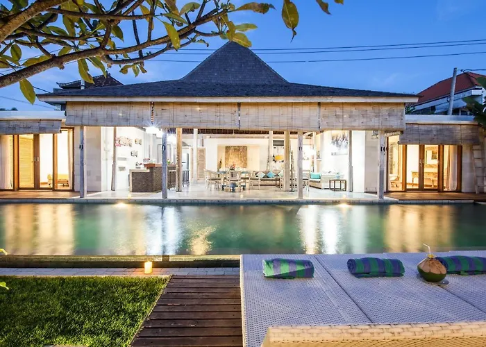 Lovely Canggu 4Br Private Pool Villa With Sundeck! 10Mins Ride To Beach