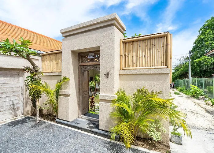Mozon Garden Villa - A Tropical Paradise By The Beach