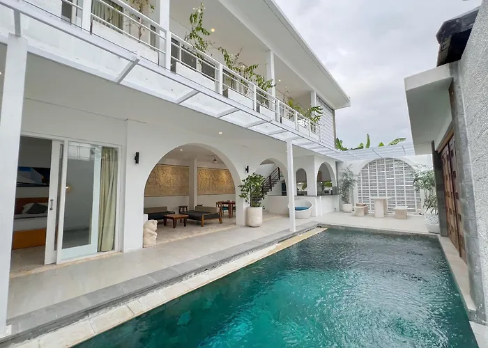 Apple Villas & Apartments