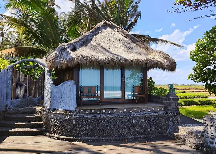 Beachfront Villa Nixie And The Sea Tabanan