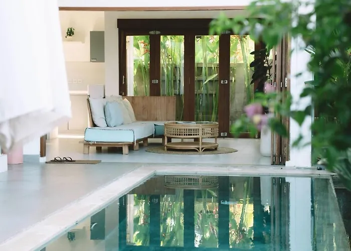 Three Palms Surf & Stay Medewi