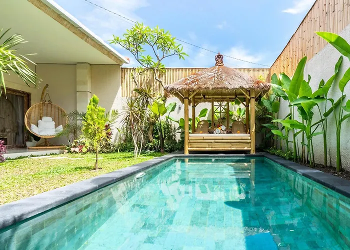 A Walk To Canggu Beach - Mozon Garden Villa