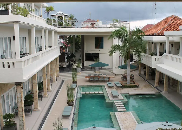 Bali Court Hotel & Apartment