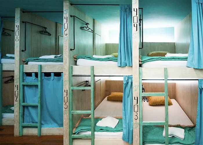 Nau Here Hostel