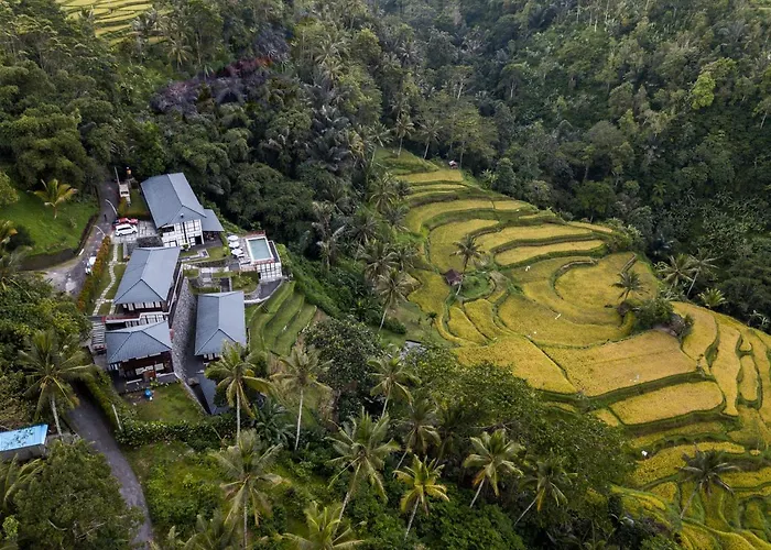 Suarapura Resort & Spa