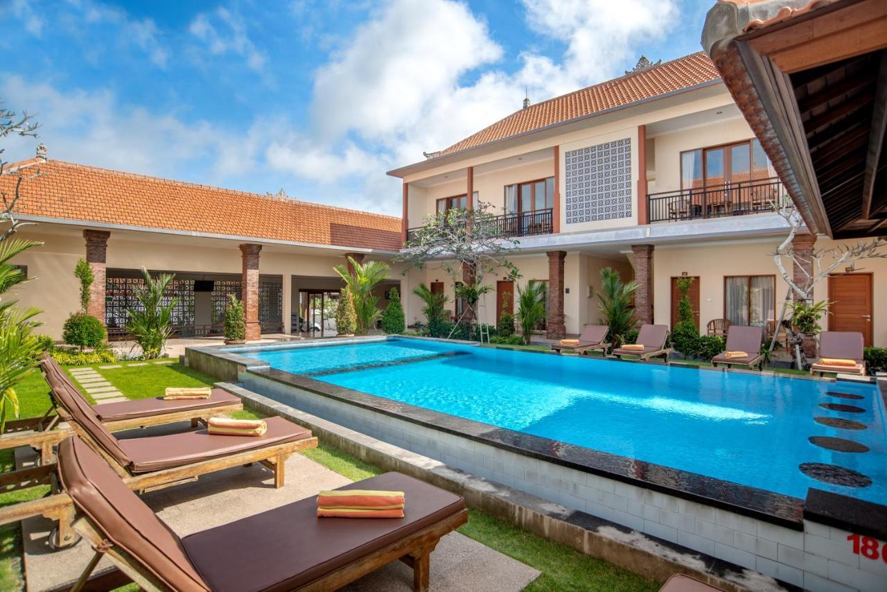 Tom's Pecatu Inn