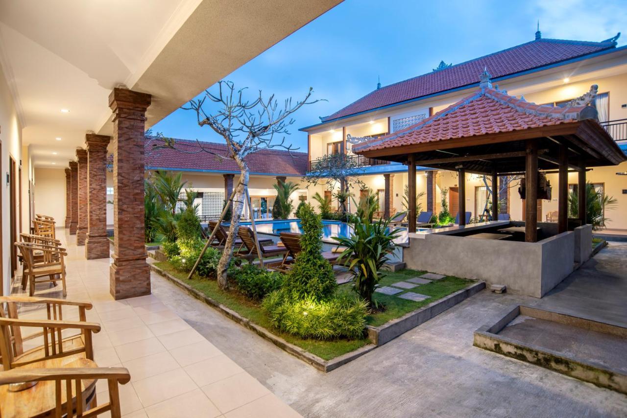 Tom's Pecatu Inn