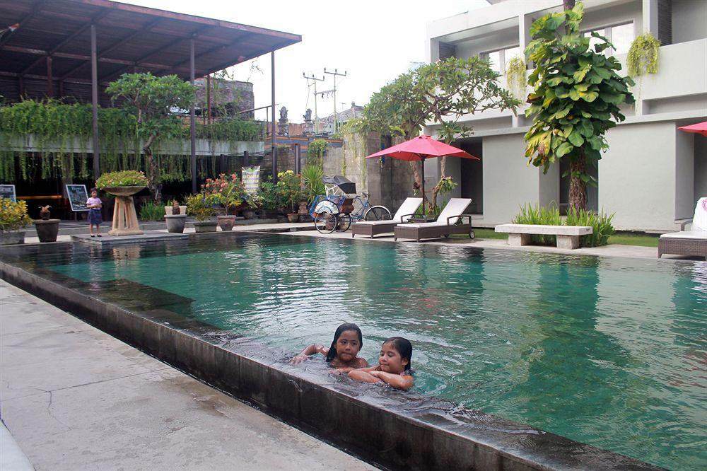 Oyo Flagship 760 Oasis Kuta Hotel 2*