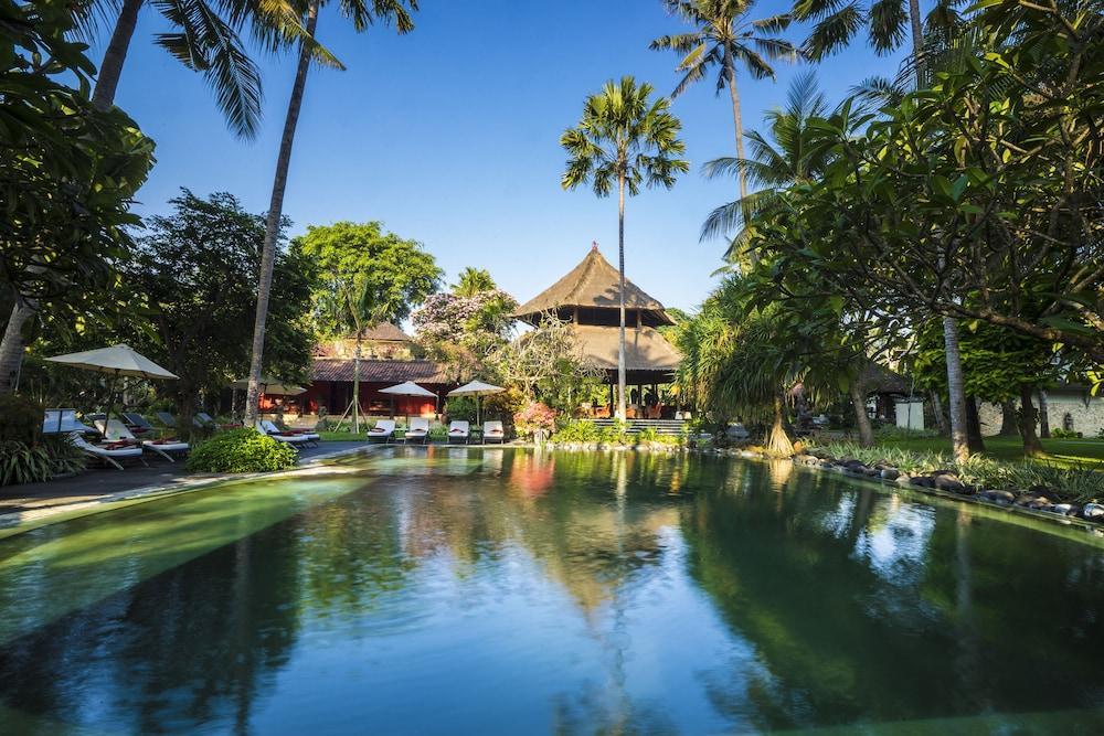 Segara Village 4*