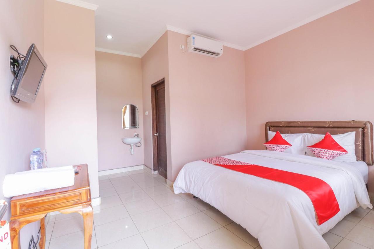 Oyo 2456 Purnama House Kuta Hotel