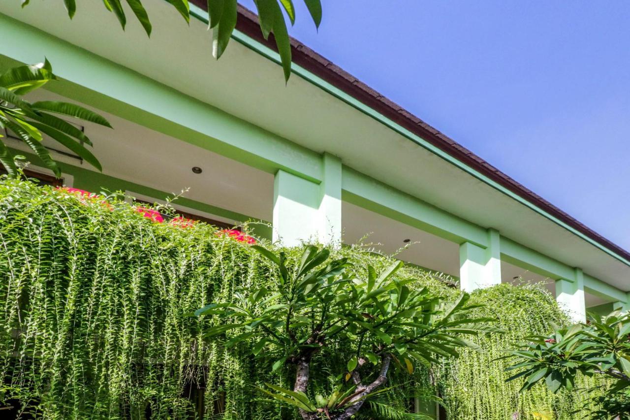Oyo 2456 Purnama House Kuta 2*
