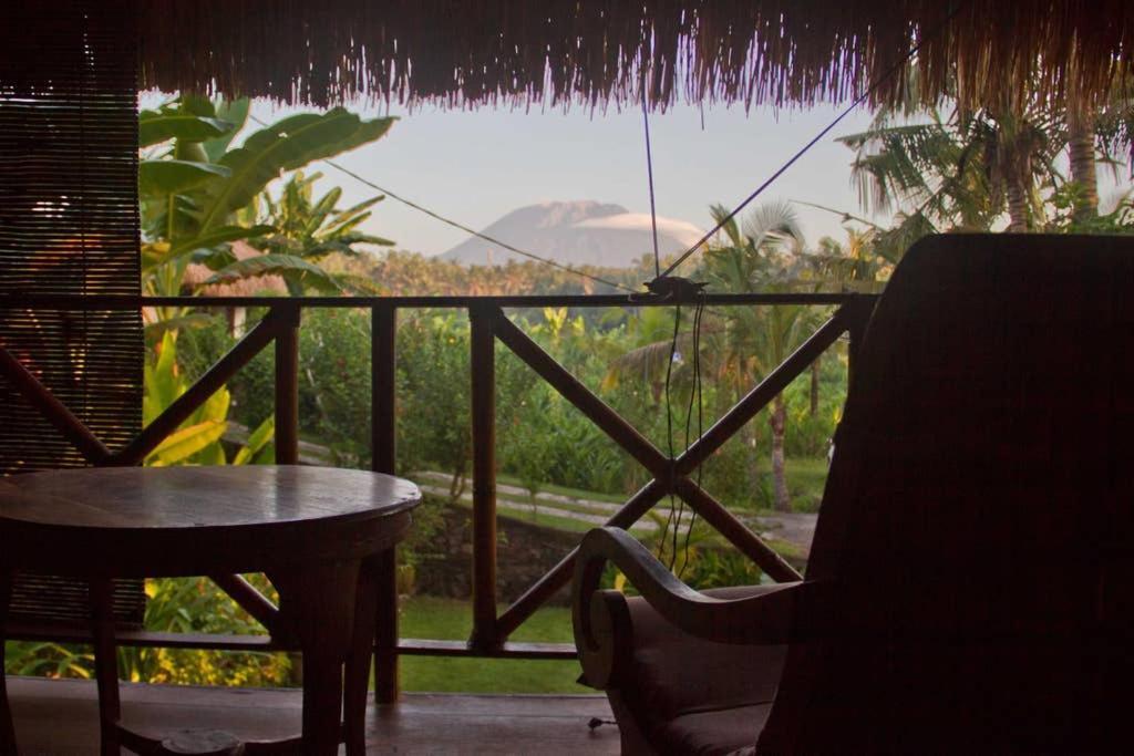Dalem Surf Retreat Lodge *