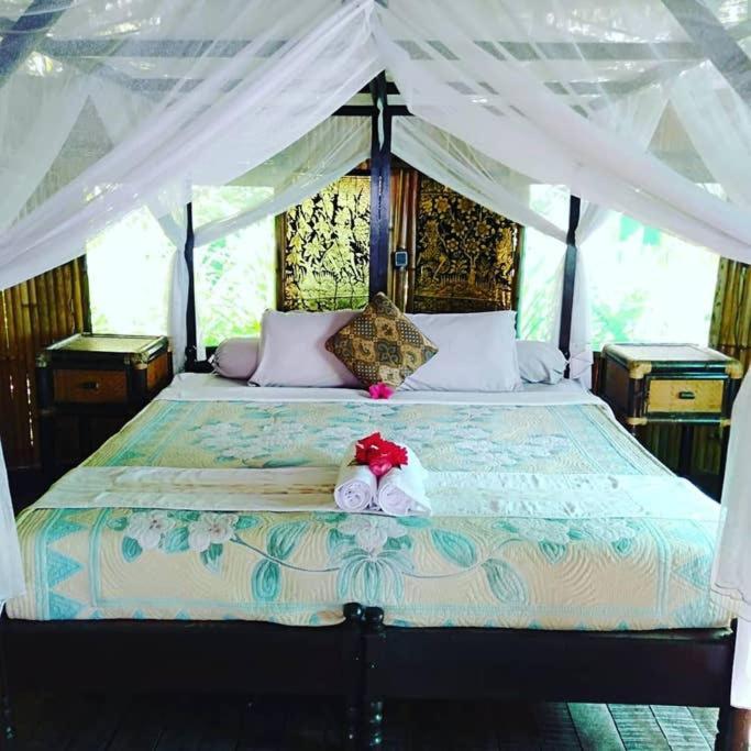 Lodge Dalem Surf Retreat