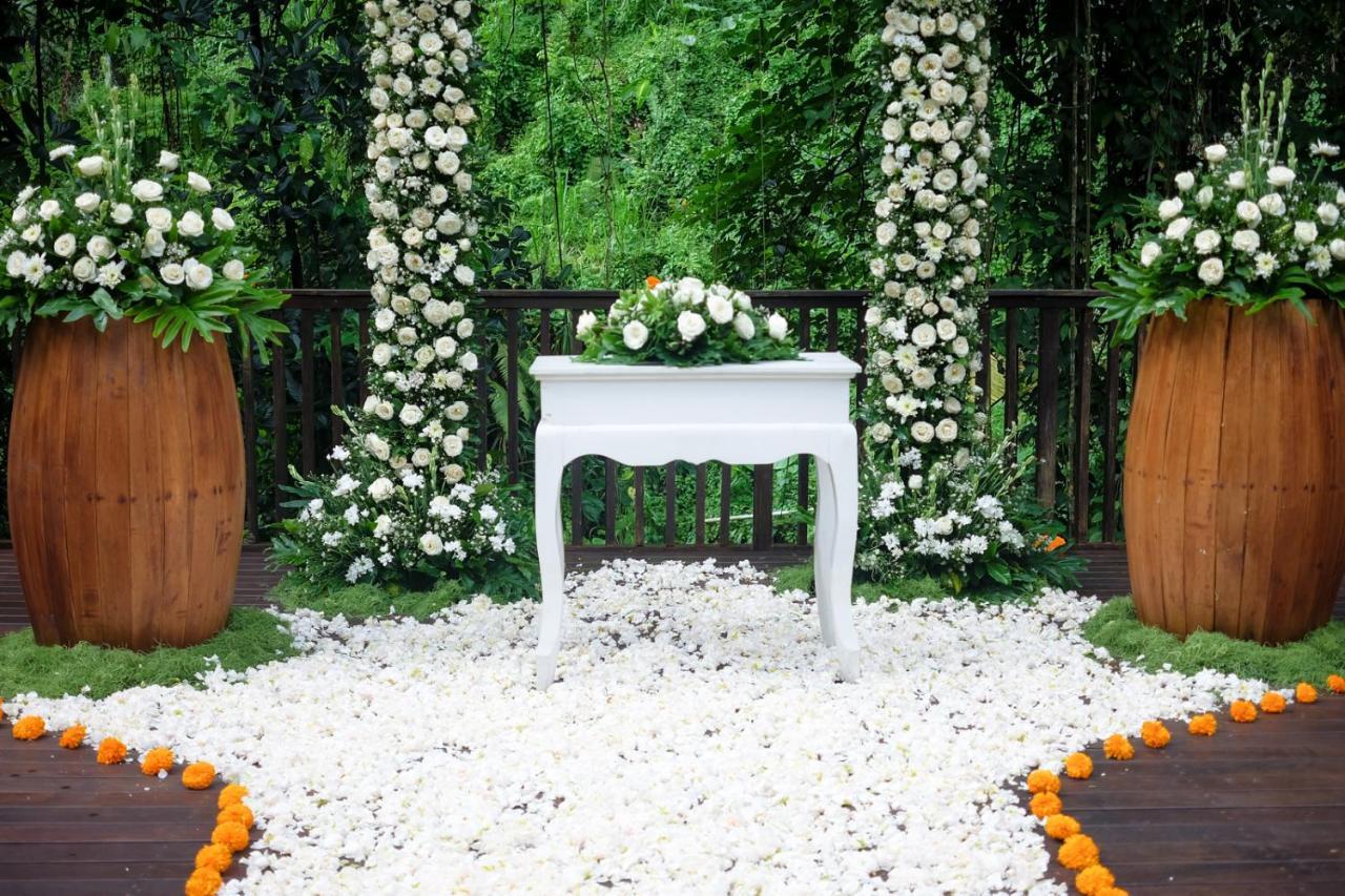 Villa Ubud Hills & *