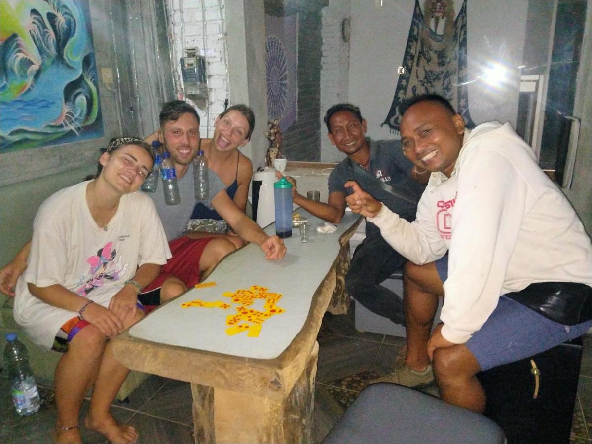 Apollo Hostel Lovina (Bali)