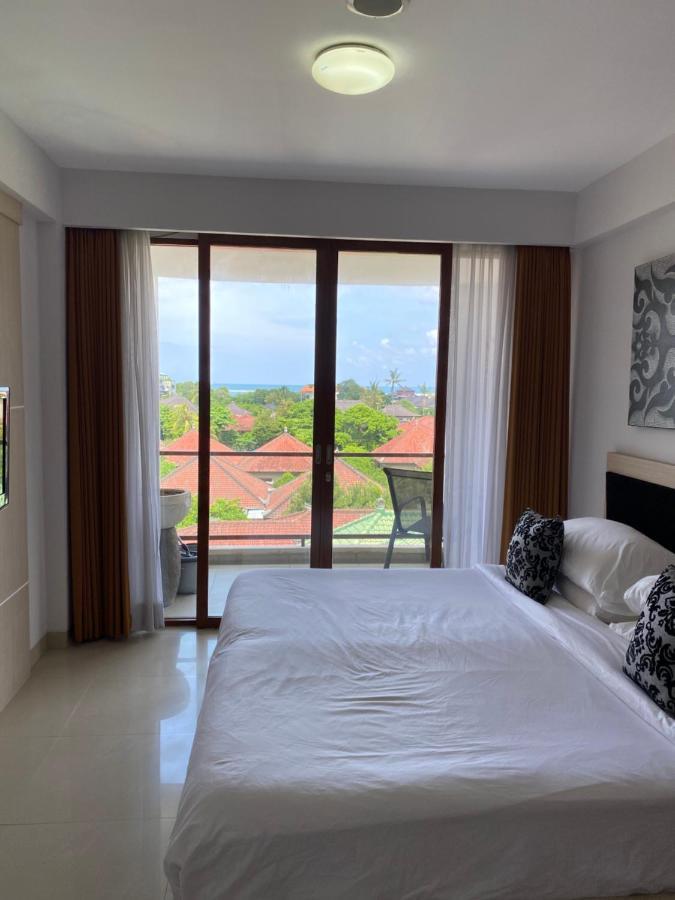 Apartemen Stylish 2 Bedroom Penthouse Apt, Newly Refreshed, 50 Mbps, Pool, Gym, Resto