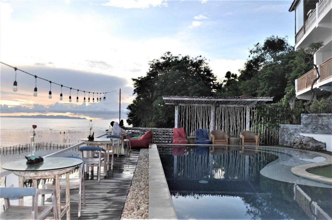 Ocean Blue Hotel Batununggul