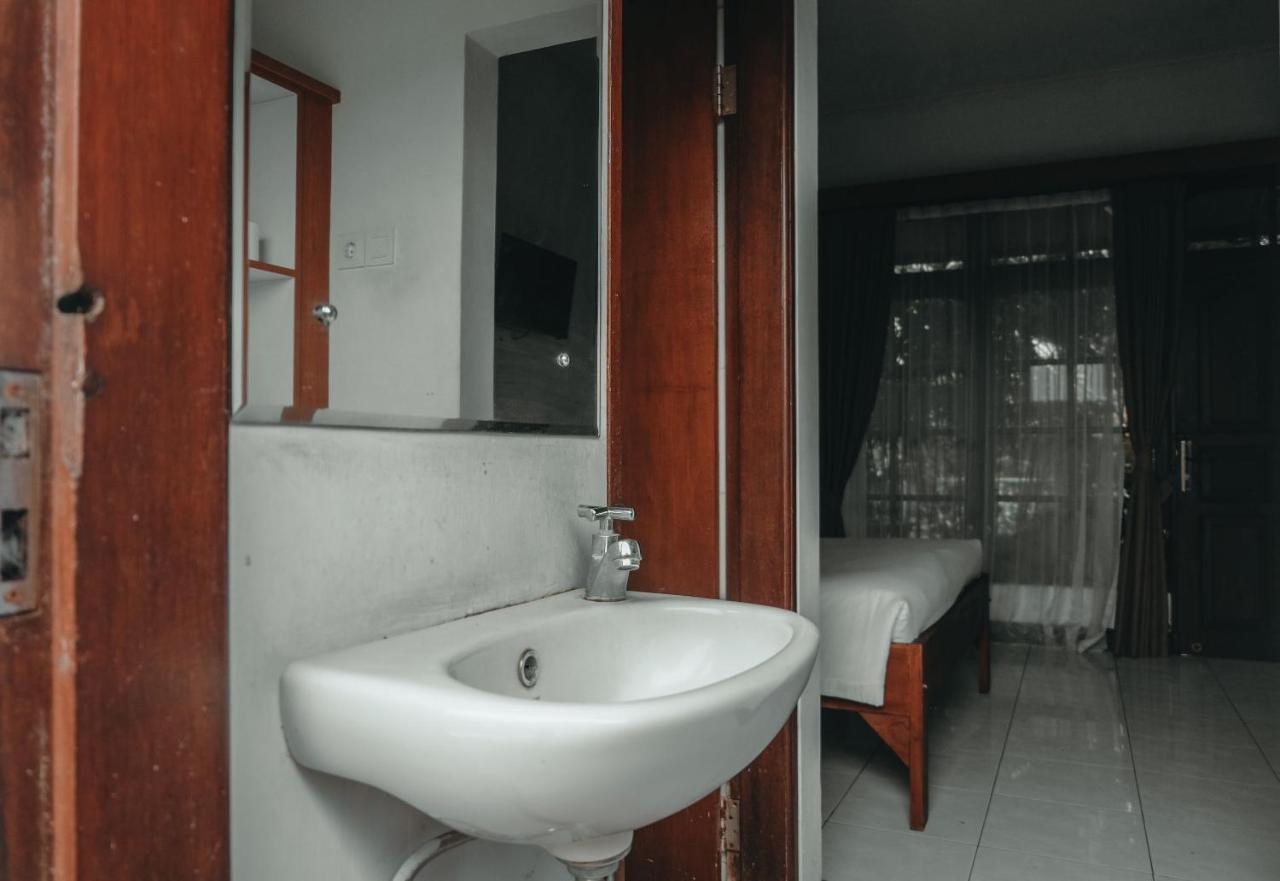Sekar Arum Riverside In Canggu Hotel