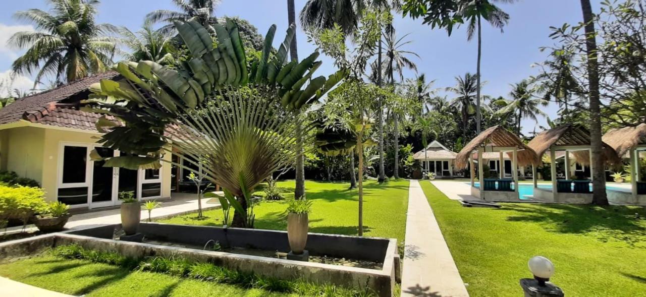 The Forty Eight Taman liburan