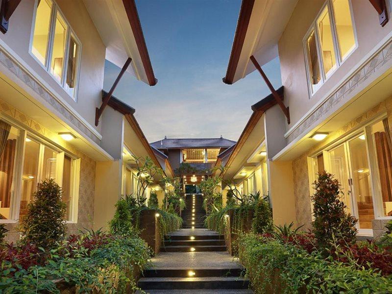 Aparthotel Askara Townhouse 3*