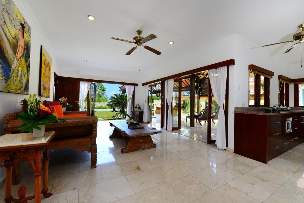 Puri Bendesa Villas *