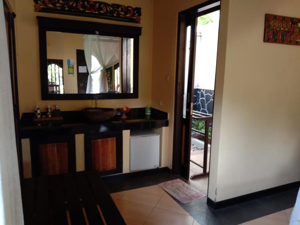 Tirta Sari 3*