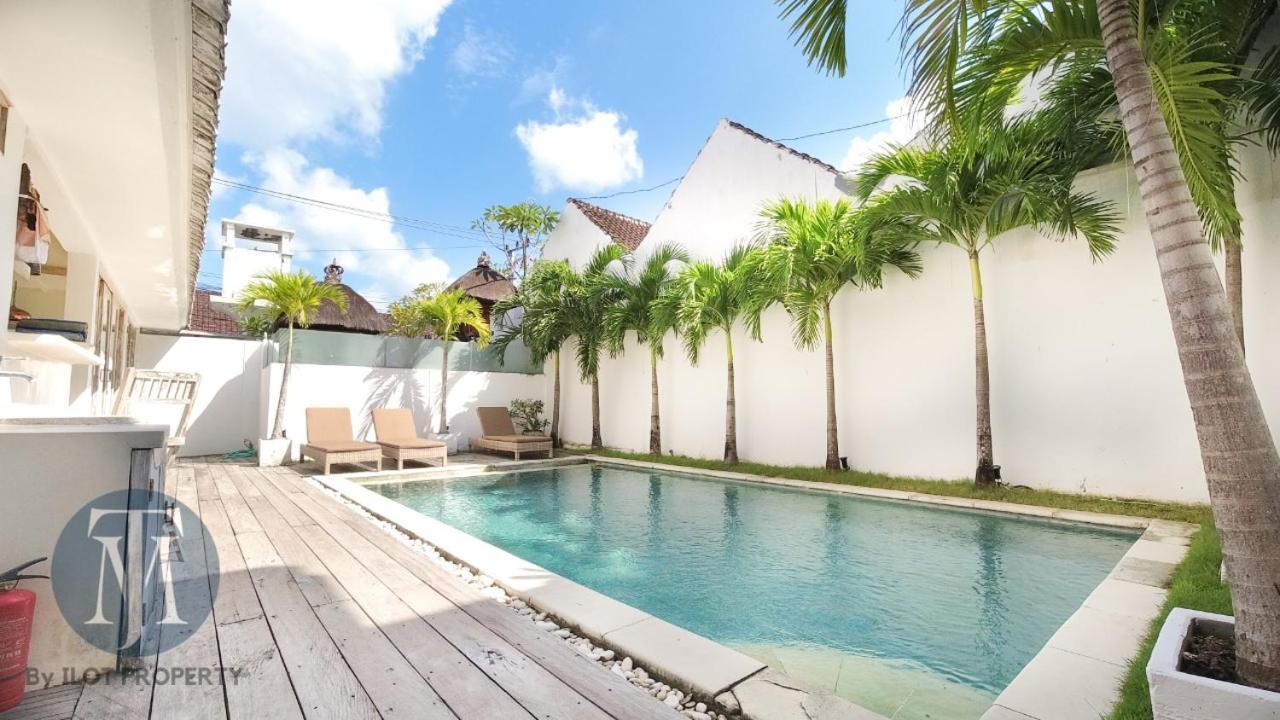 Oberoi 2 Bedrooms *