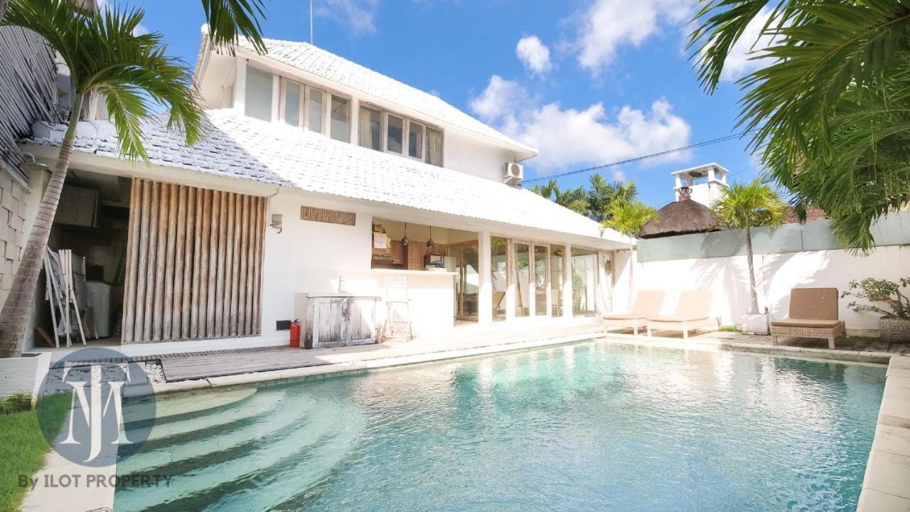 Oberoi 2 Bedrooms Villa Seminyak (Bali)