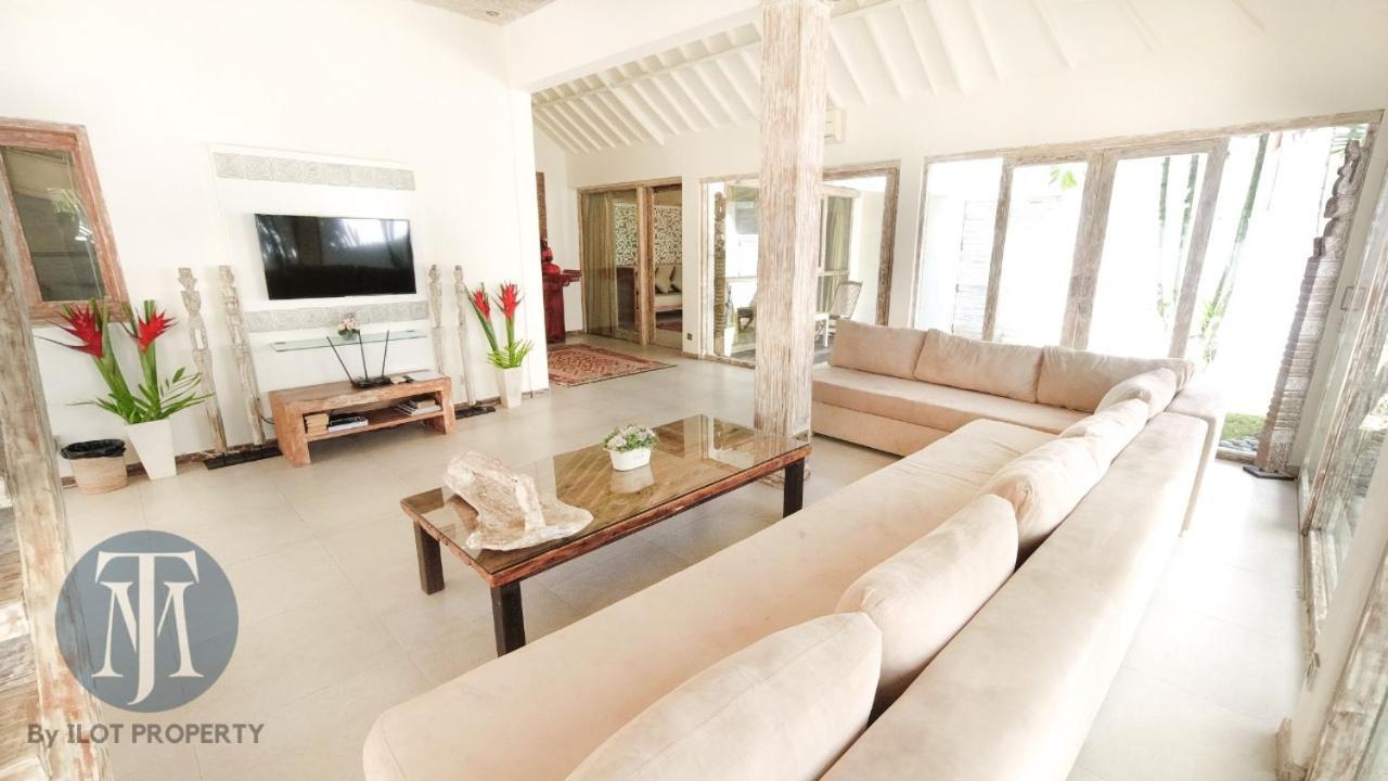 Oberoi 2 Bedrooms * Seminyak (Bali)