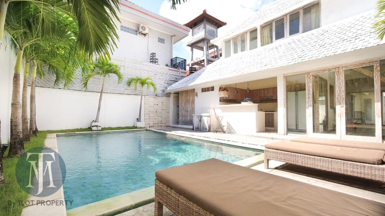 Oberoi 2 Bedrooms * Seminyak (Bali)