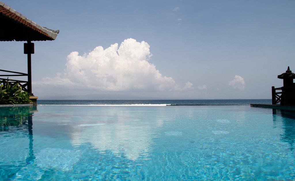 Hotel The Natia, A Seaside 2*