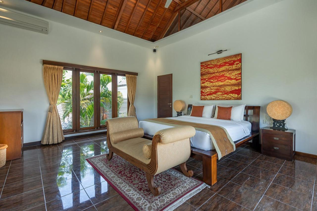 Bali Lotus Villa *