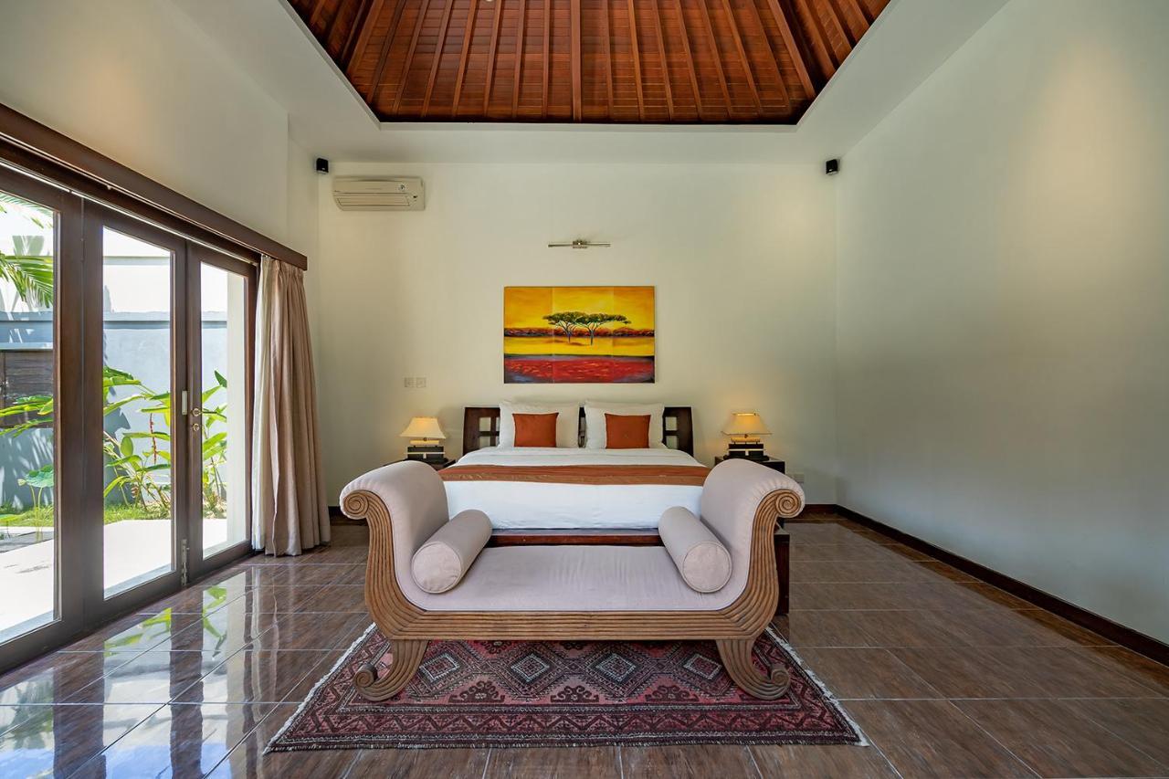 Bali Lotus Villa *